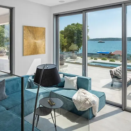 Villa Beachfront Luminara