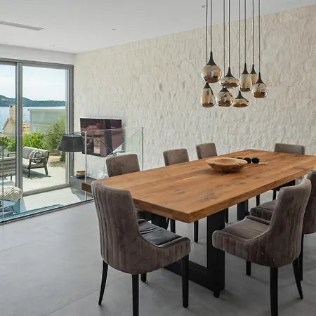 Beachfront Luminara Vila *