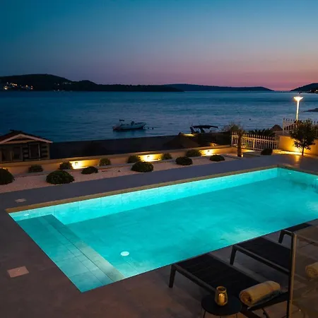 Beachfront Luminara * Trogir