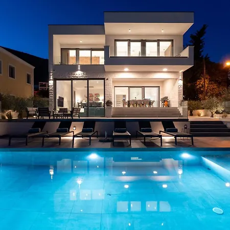 Villa Beachfront Luminara Trogir