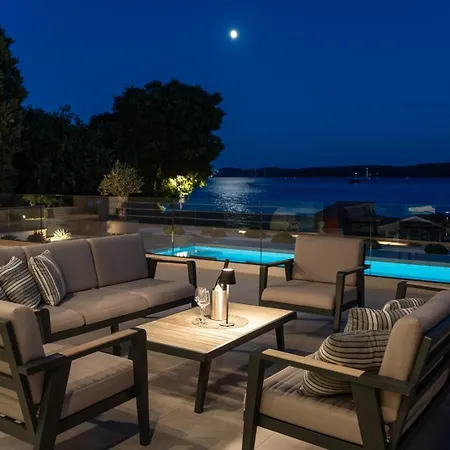 Villa Beachfront Luminara Trogir