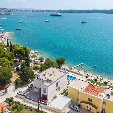 Beachfront Luminara * Trogir