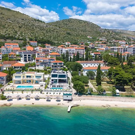 Beachfront Luminara Vila *