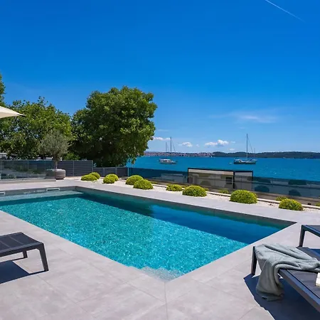 Beachfront Luminara * Trogir